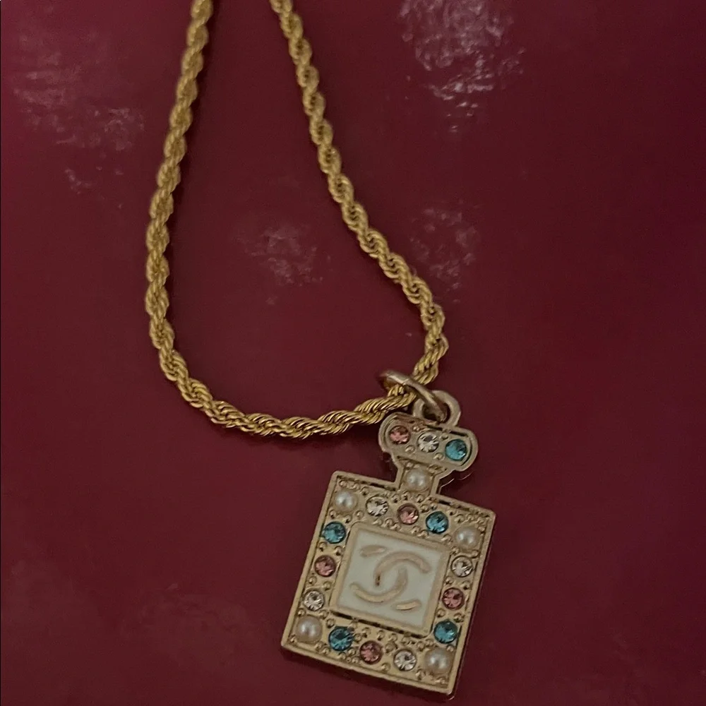 Upcycled Chanel zipper charm necklace - Picture 16 of 17